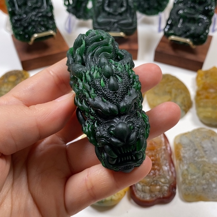 定制翡翠未镶嵌空*龙头