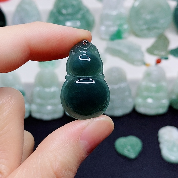 翡翠未镶嵌颈饰吊坠