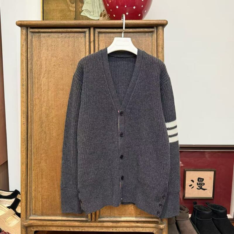 MYL 2024秋冬新羊绒藏青半V领针织开衫单排扣拼色男女同款女款