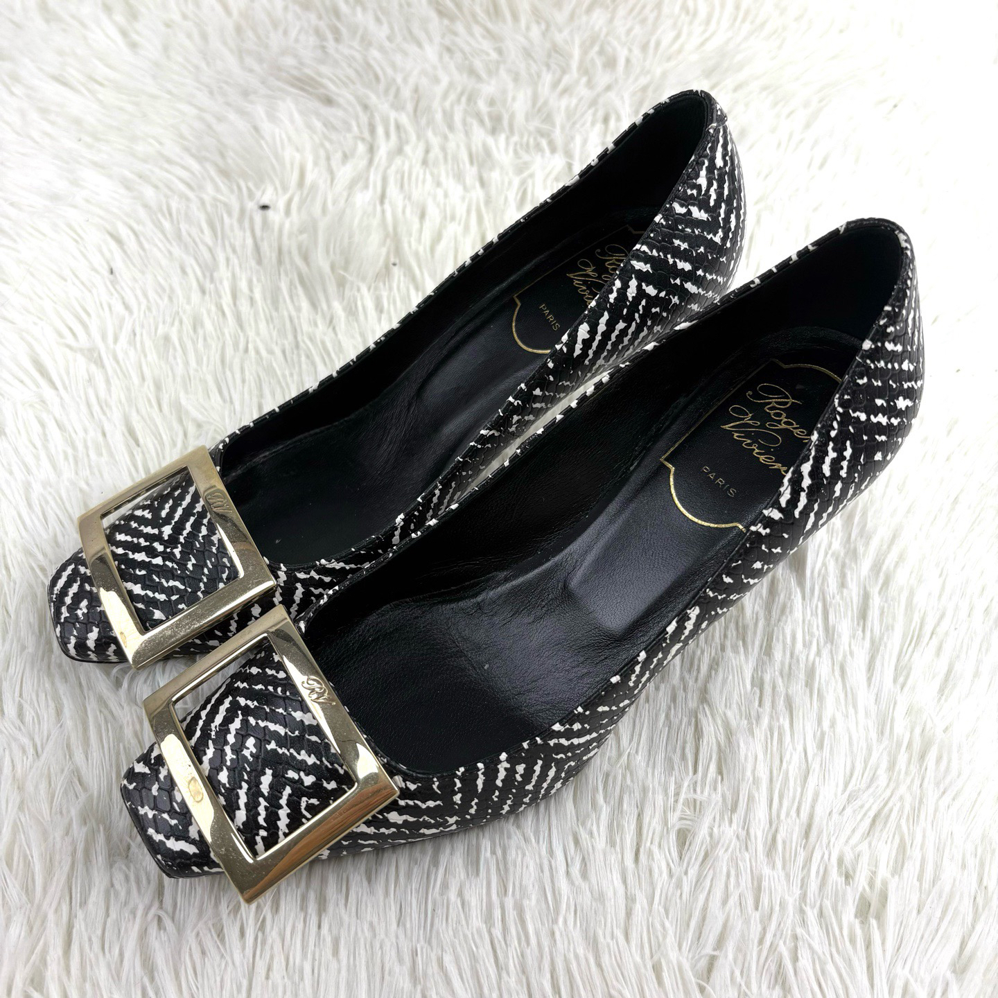 95新 Roger Vivier/罗杰·维威耶 黑白条纹方扣高跟鞋 35码 咩