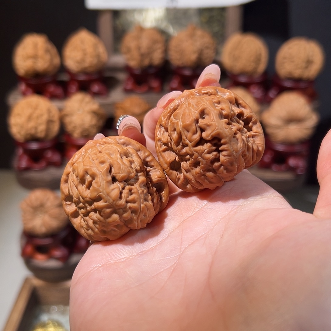 文玩核桃把件金字塔