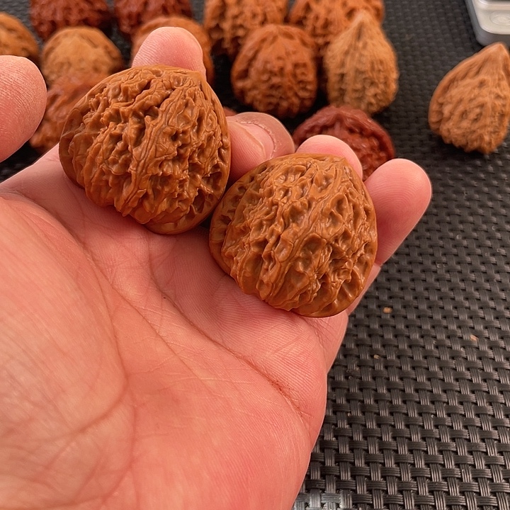 文玩核桃把件三角白39微修