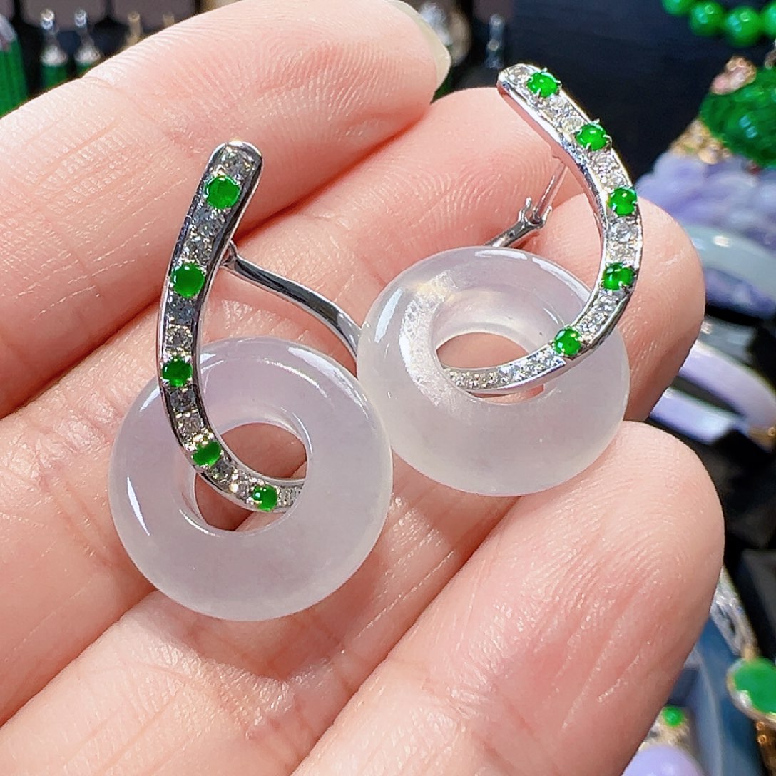 翡翠耳饰18K金镶嵌签收后24小时鉴赏期