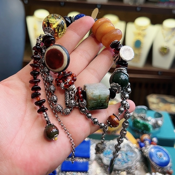 翡翠颈饰未镶嵌古风