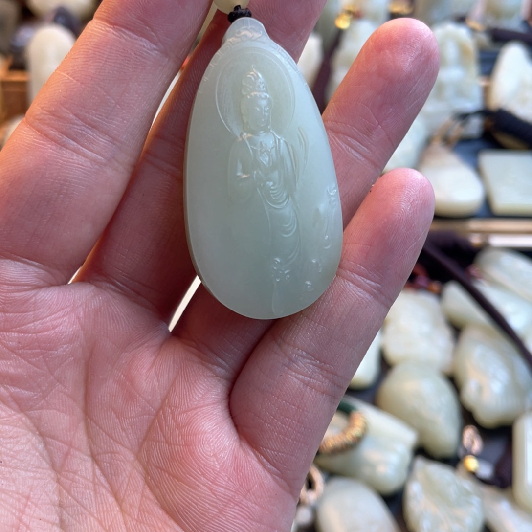 和田玉颈饰未镶嵌