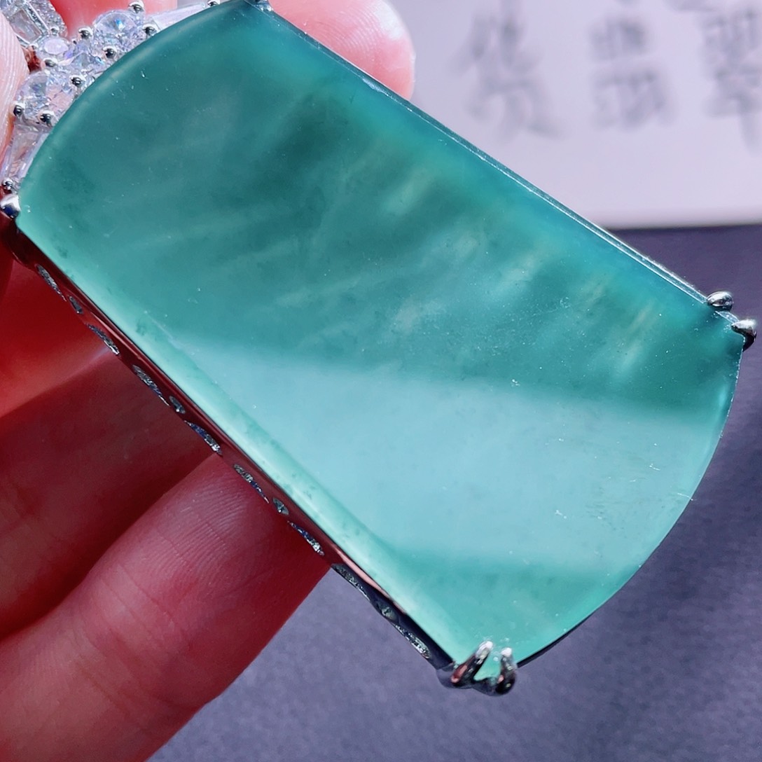 翡翠颈饰未镶嵌999999999