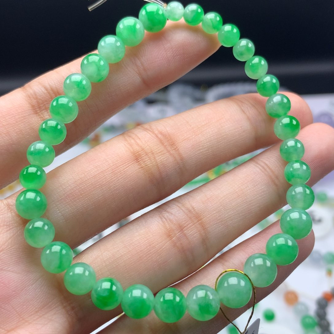 翡翠手链未镶嵌卡