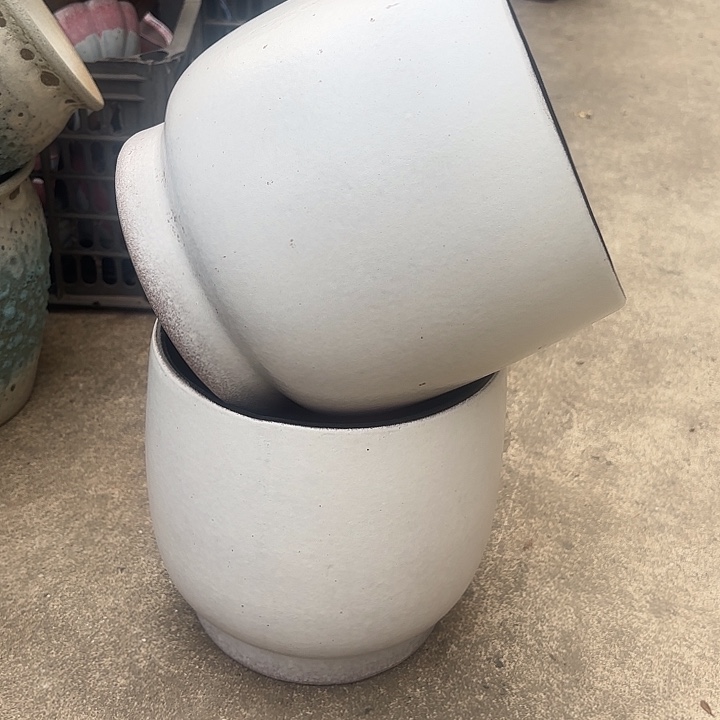 紫砂茶碗白蛋壳两个口径20高度20