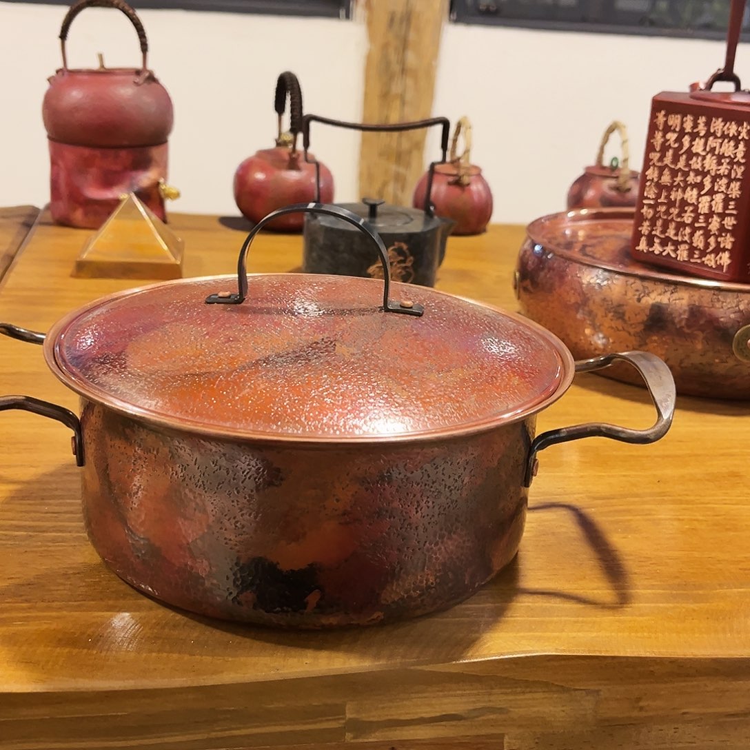 手工锻打工艺淬火色锅荣