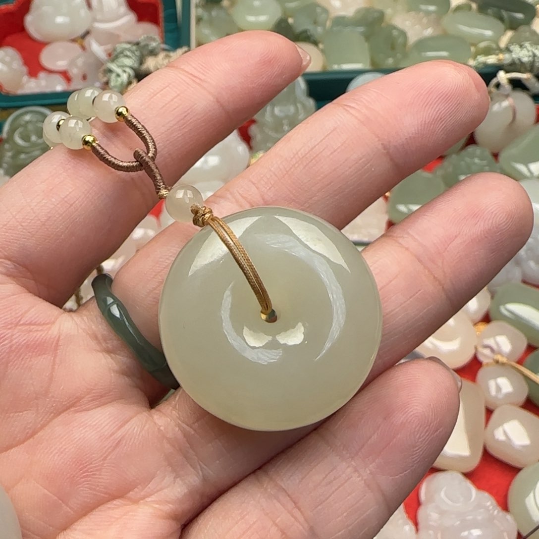 和田玉颈饰未镶嵌天*骄