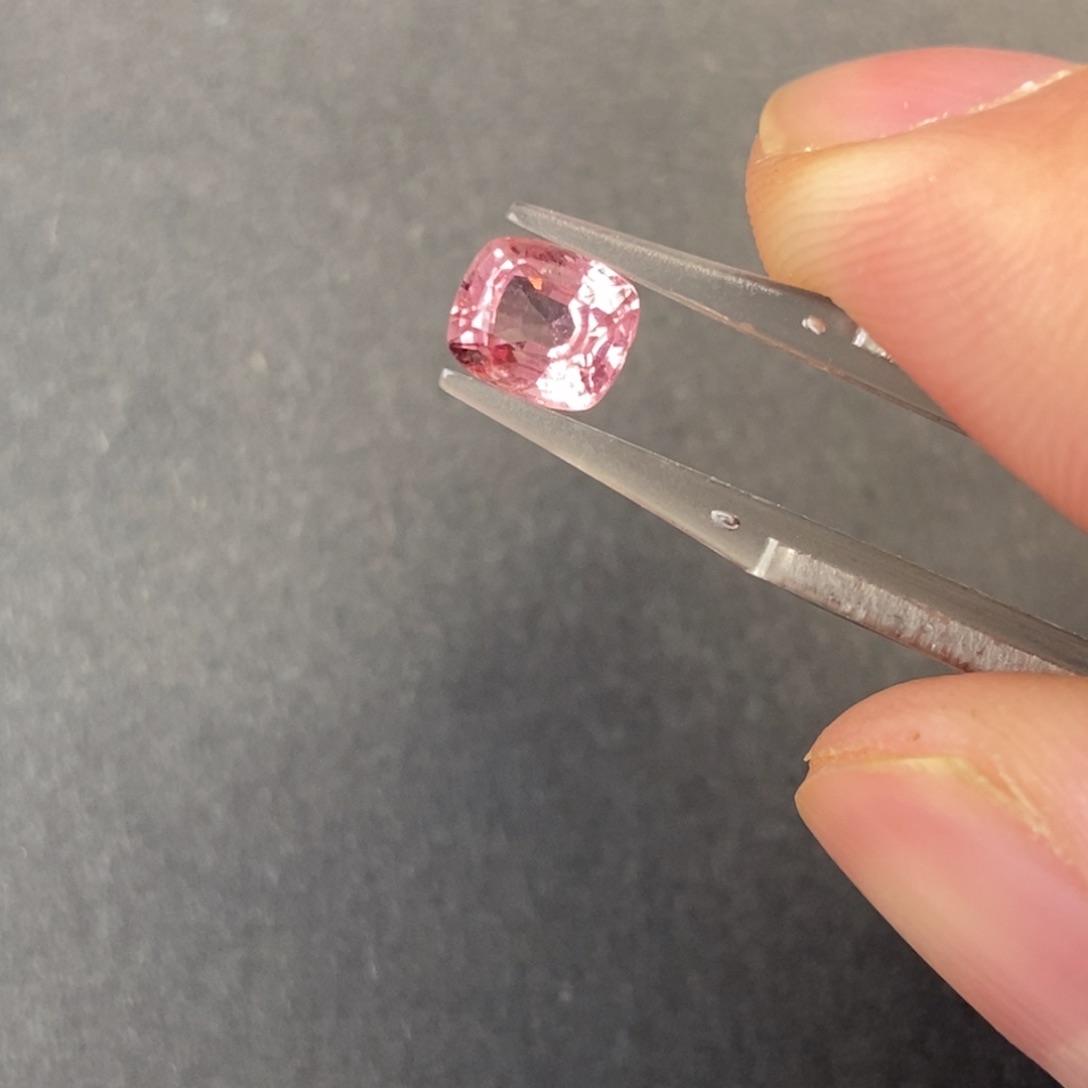 尖晶石裸石未镶嵌