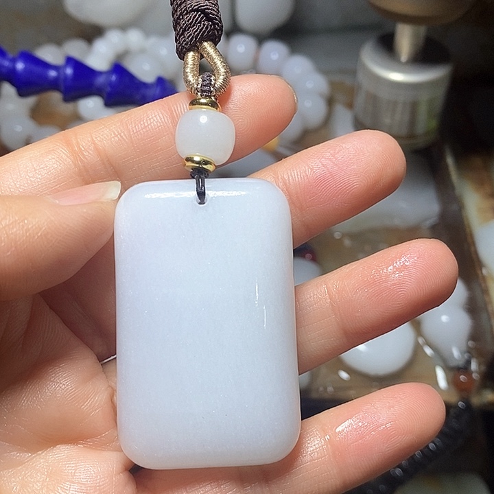 石英质玉颈饰未镶嵌行****疆