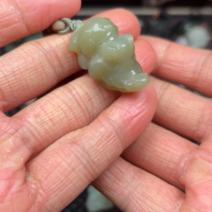 和田玉吊坠未镶嵌