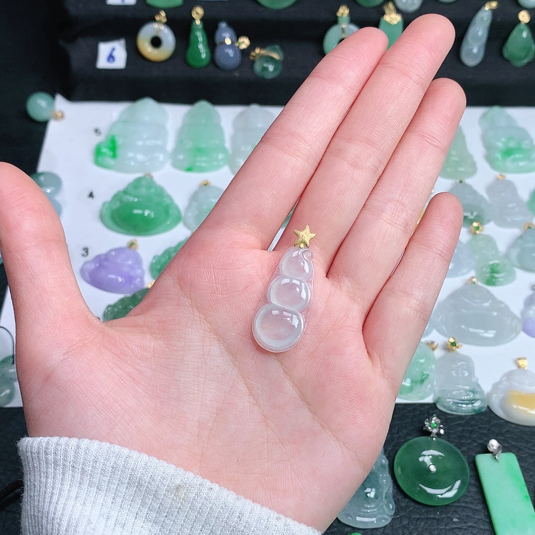 翡翠吊坠(不含链)未镶嵌翡翠