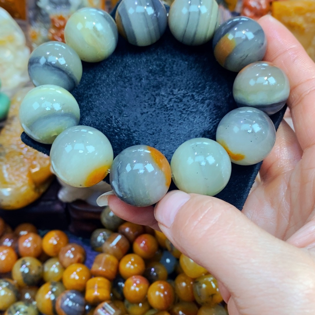 未镶嵌石英质玉（黄龙玉）吊坠(不含链)