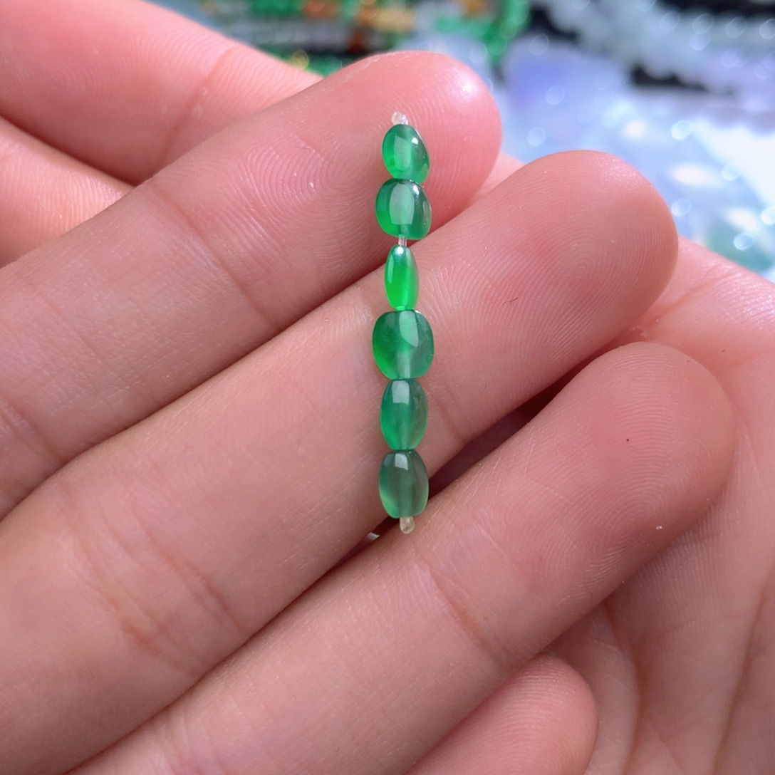 修***己翡翠足金镶嵌颈饰缅甸