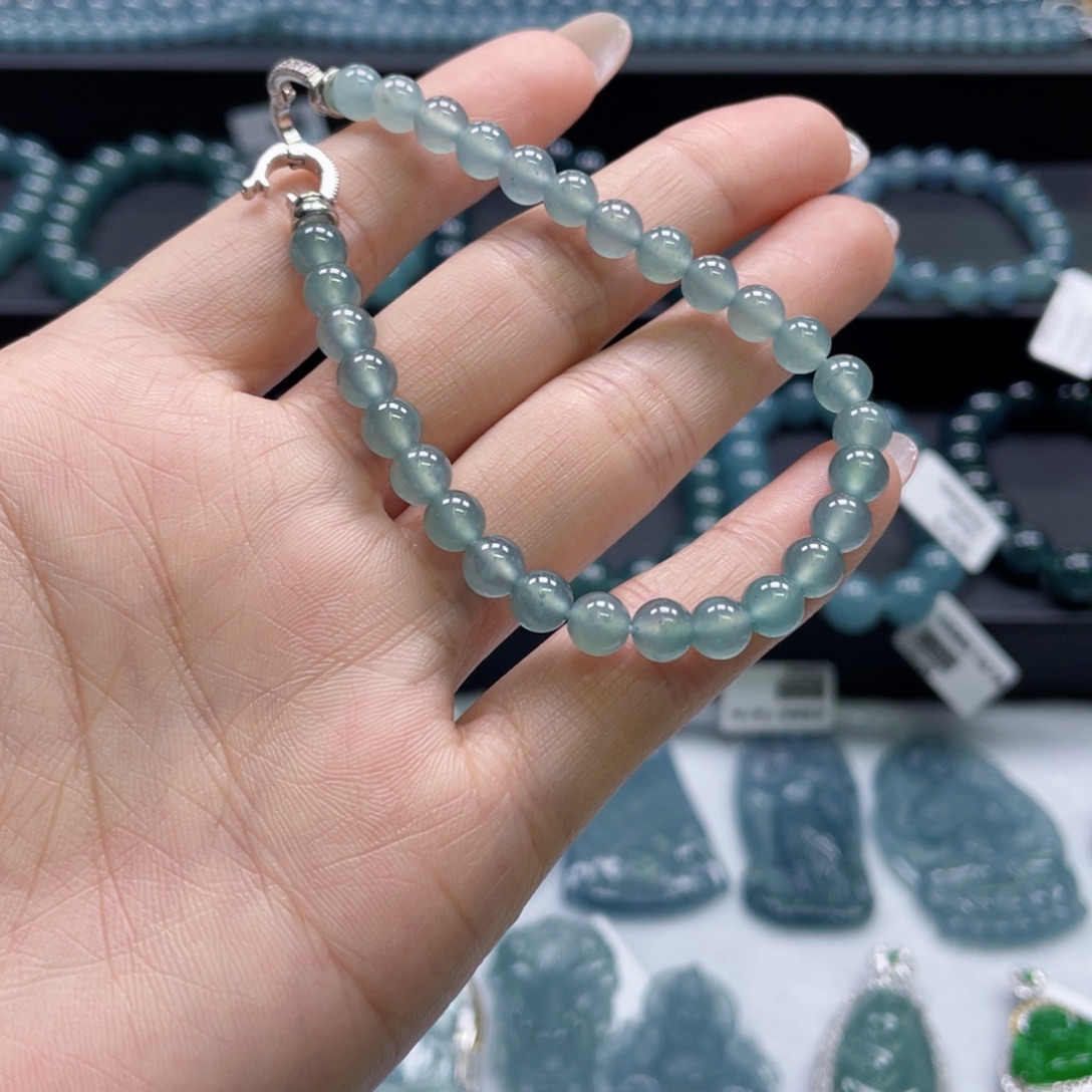 翡翠未镶嵌颈饰卡5.8