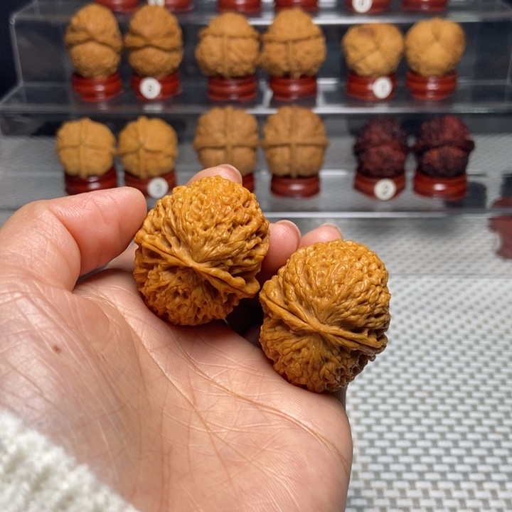 文玩核桃把件33盘龙玉凤绣球