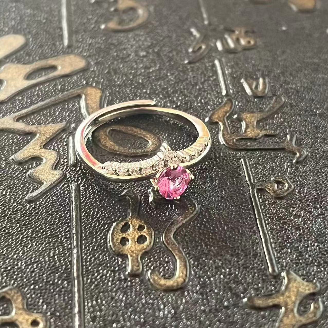 铜合金锆石戒指 【温柔】嫩粉色时尚轻奢戒指【贝玺】（多样性）