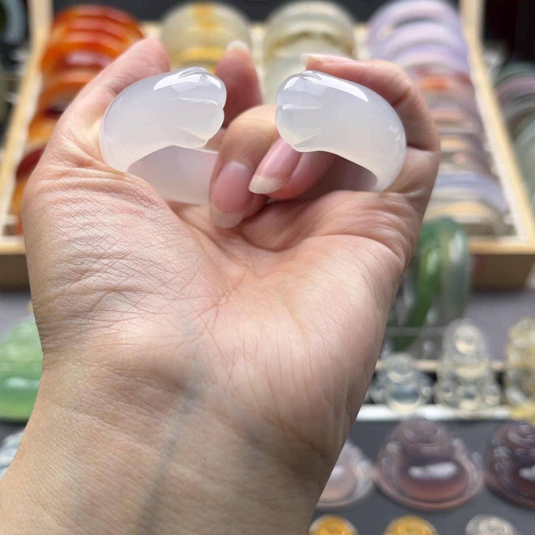 玛瑙/玉髓手镯未镶嵌