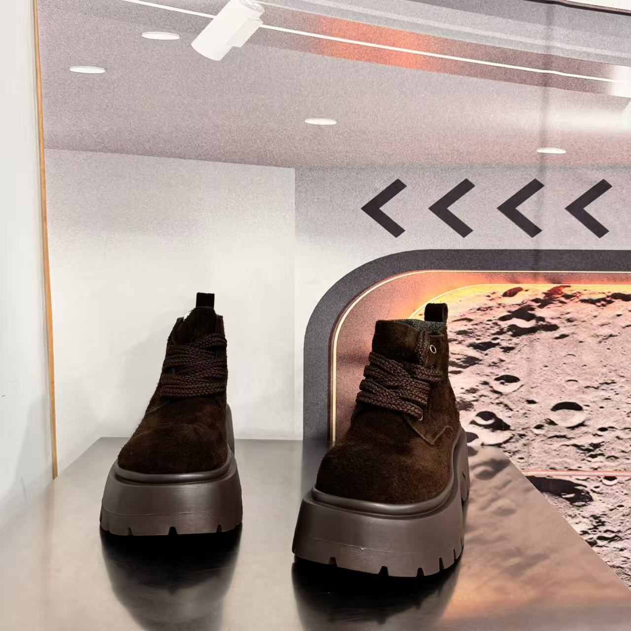 6688-3新款2025精品百搭潮流马丁靴中筒烟筒黑色女士