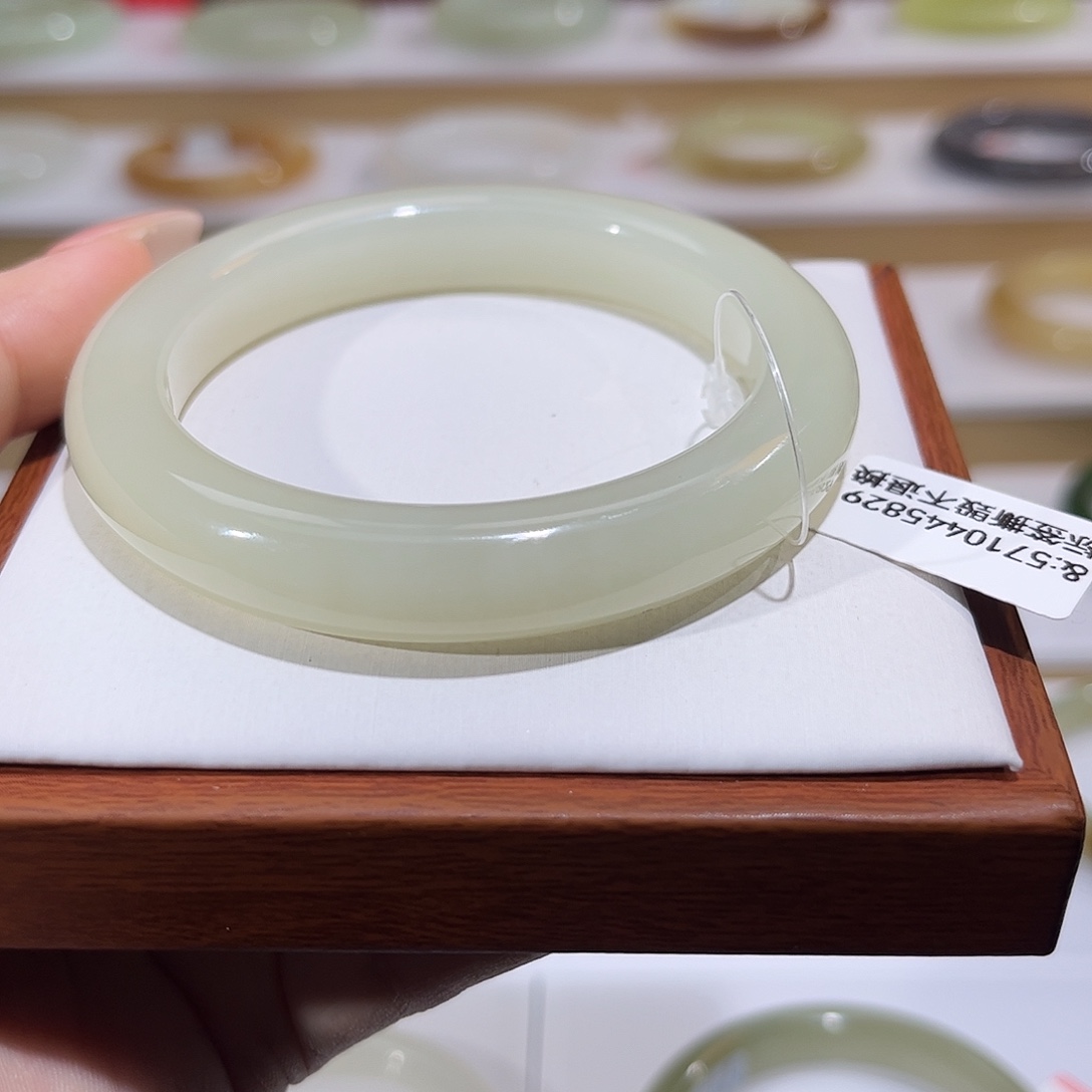 和田玉未镶嵌手镯冰底蜂蜜水