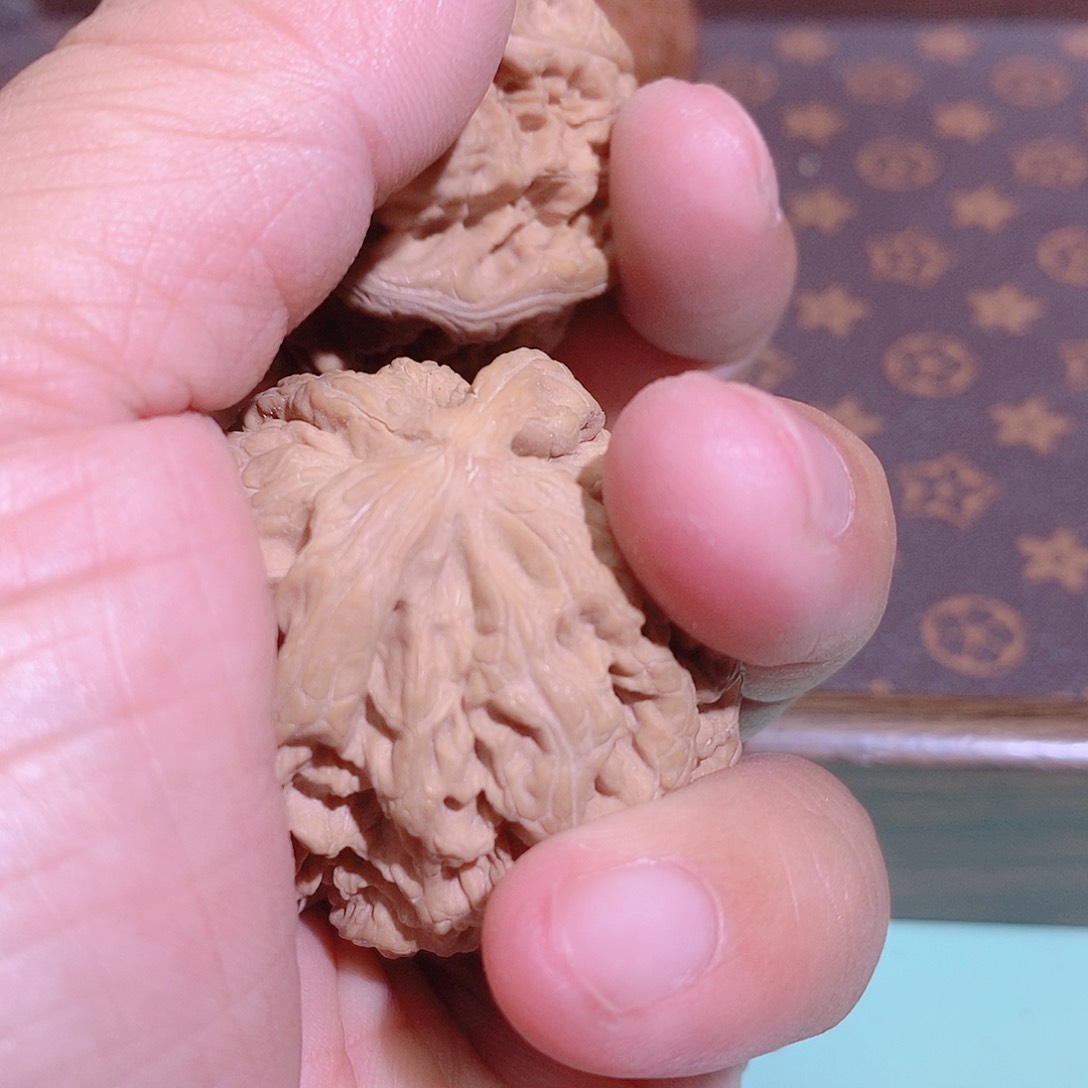 文玩核桃把件粗筋43尺 精修。     