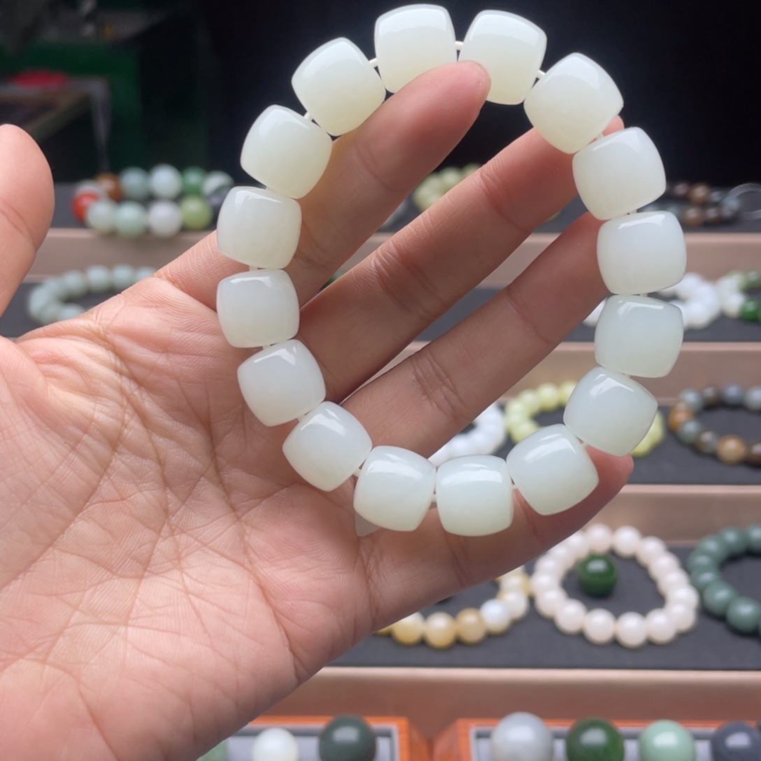 和田玉手链未镶嵌卡14