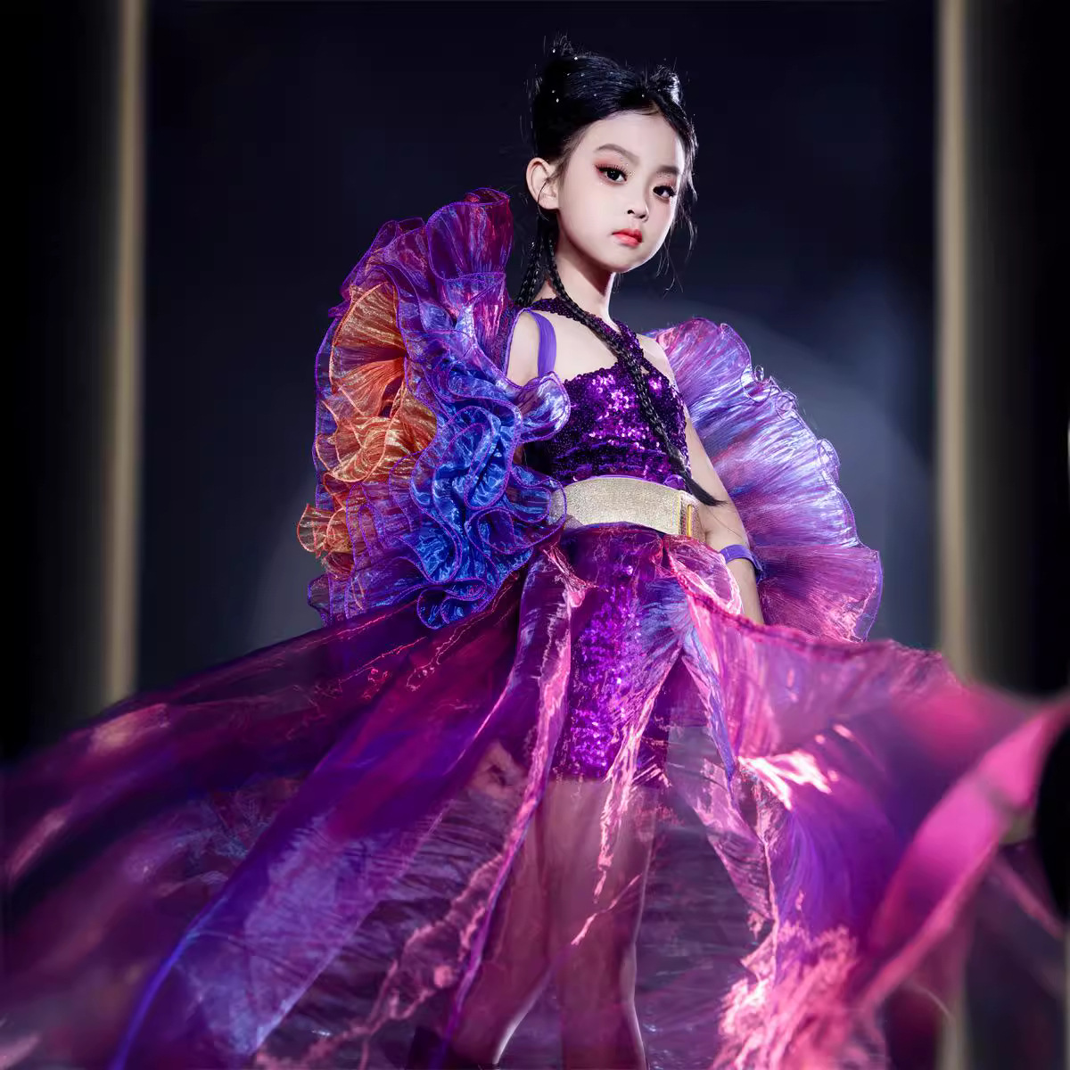 紫橙女童炫酷走秀礼服紫色纱袖闪亮片套装拖尾T台表演服儿童潮服