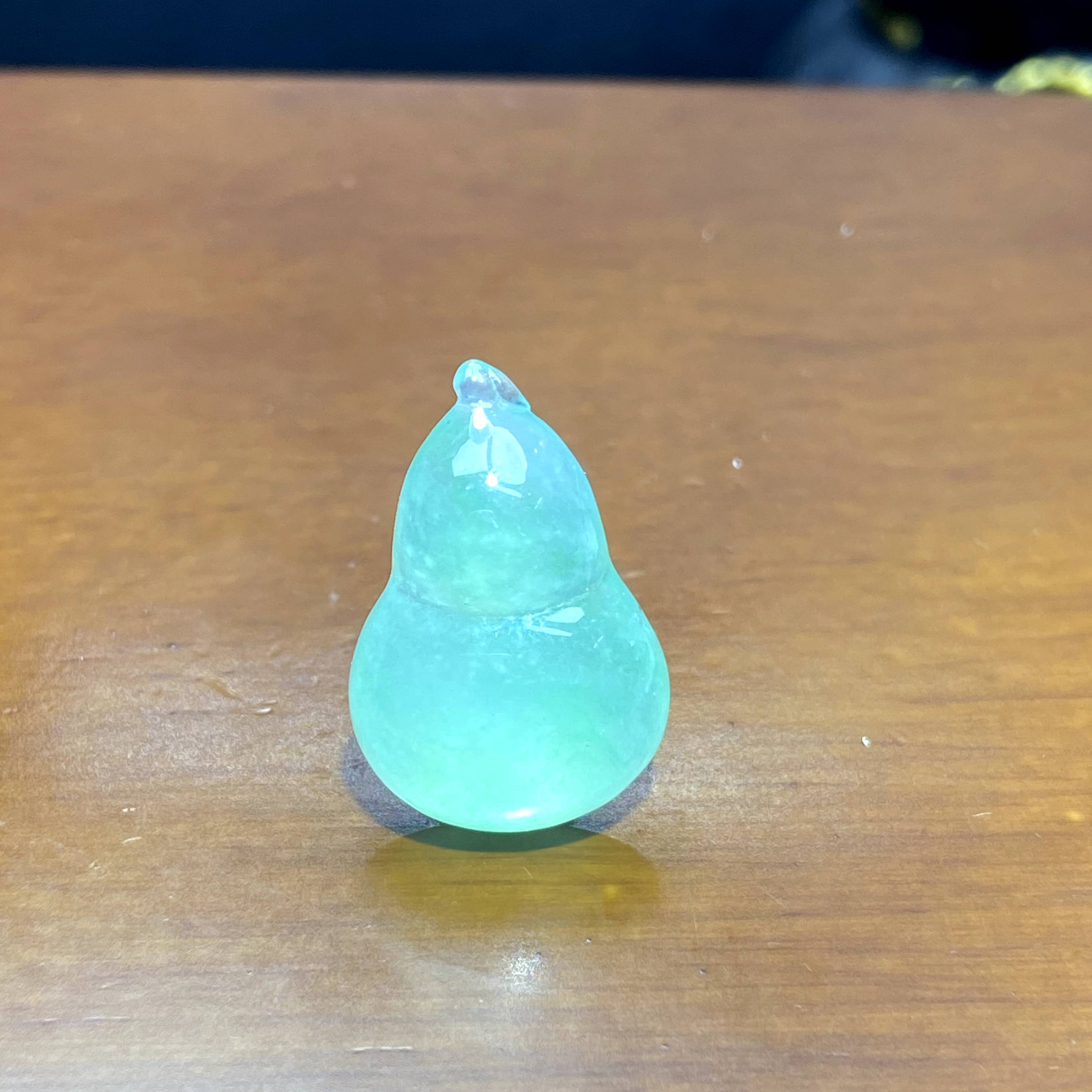 RX31天然缅甸A货翡翠高冰绿葫芦/011853/北京中保拍卖