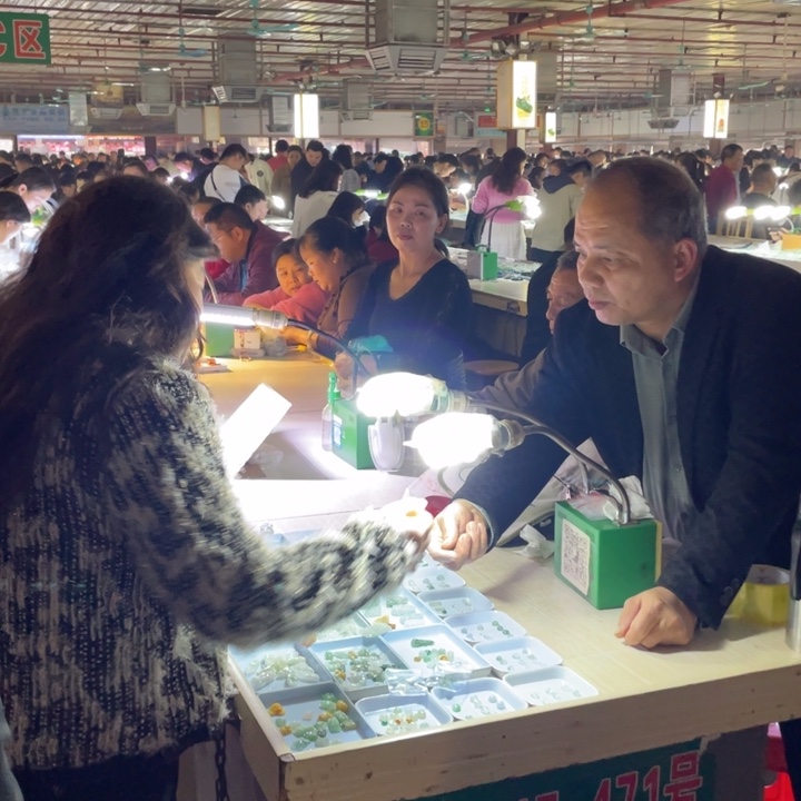 定制翡翠未镶嵌源头市场