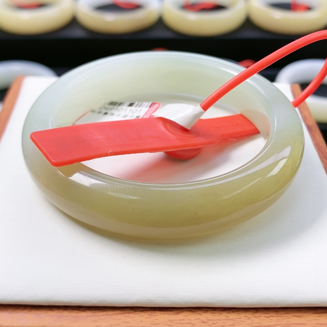 和田玉未镶嵌手镯52