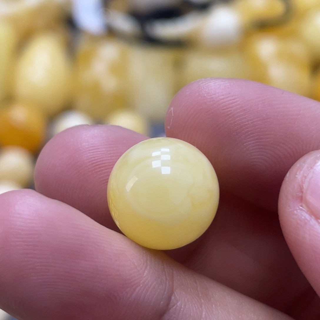 蜜蜡未镶嵌裸石13.7mm