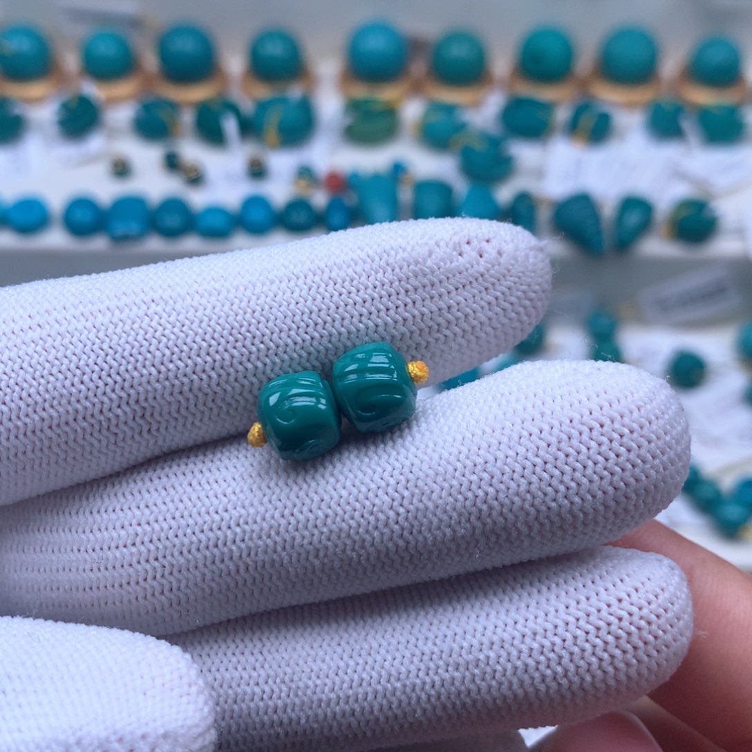 绿松石配饰未镶嵌