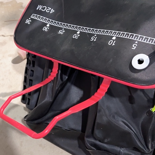 马*龙黑红折叠鱼护桶42cm微瑕