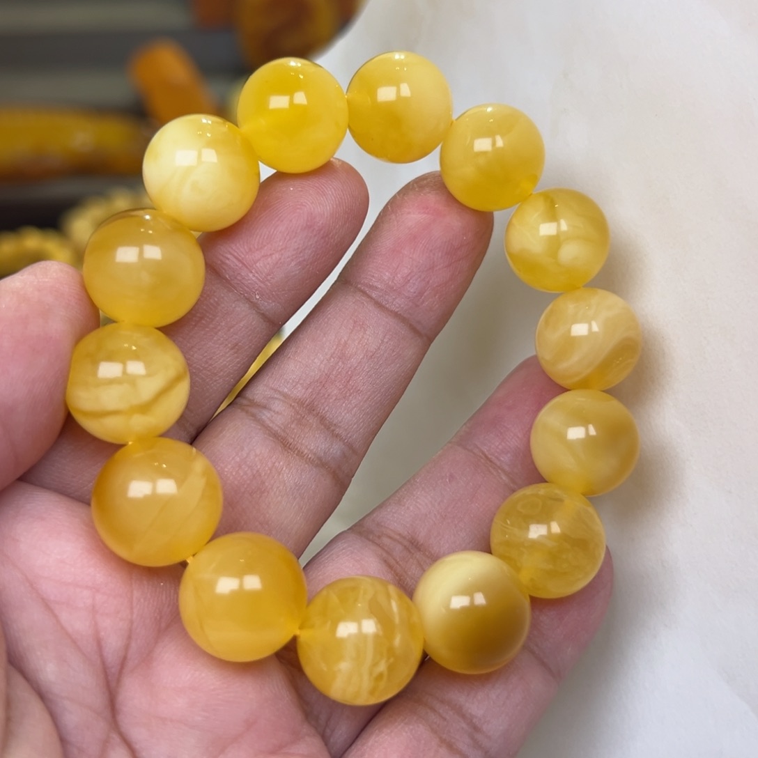 五***9蜜蜡未镶嵌裸石15加29.16克