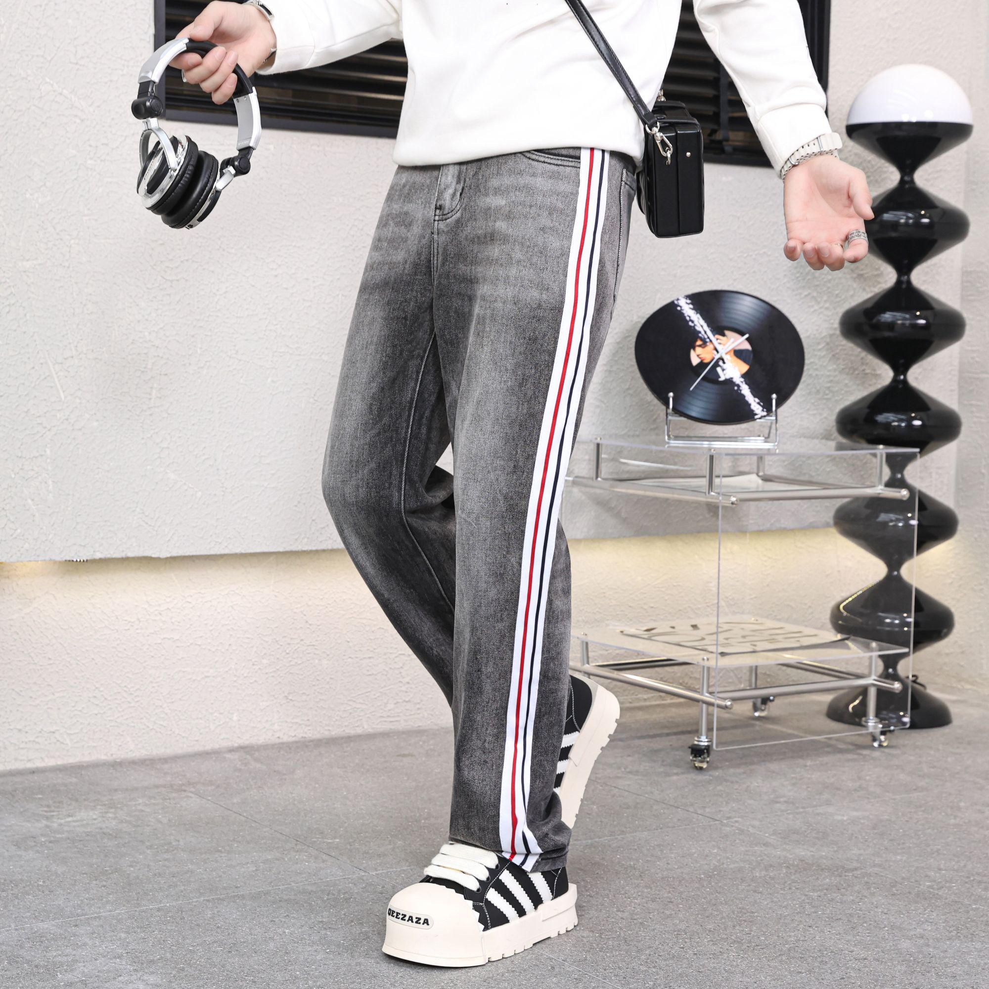 2025秋冬欧版男士牛仔裤小直筒修身休闲100号