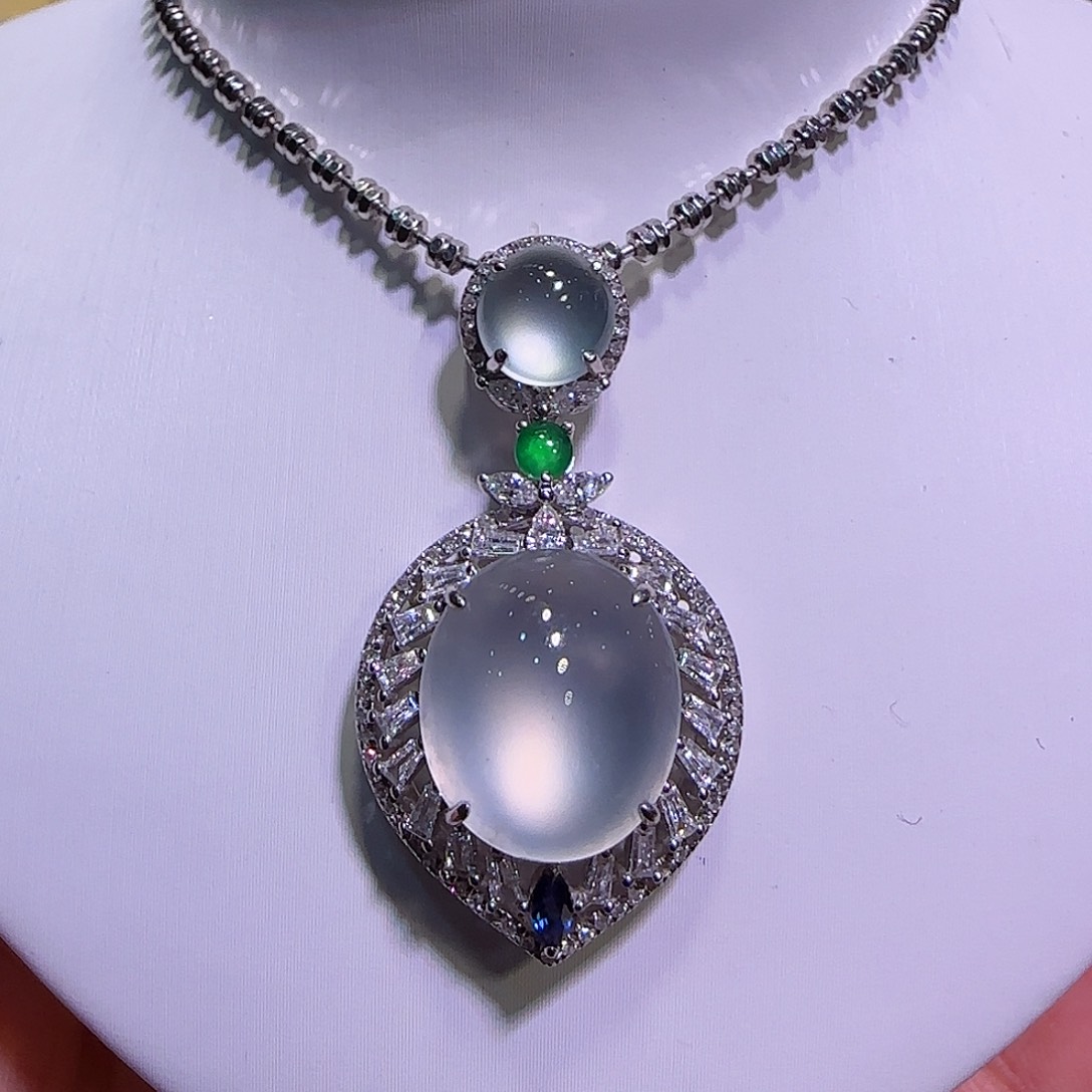 翡翠吊坠(不含链)18K金镶嵌吊坠