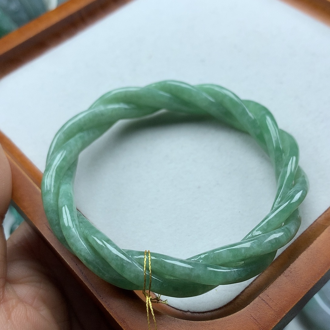 翡翠未镶嵌手镯复古风格56.8