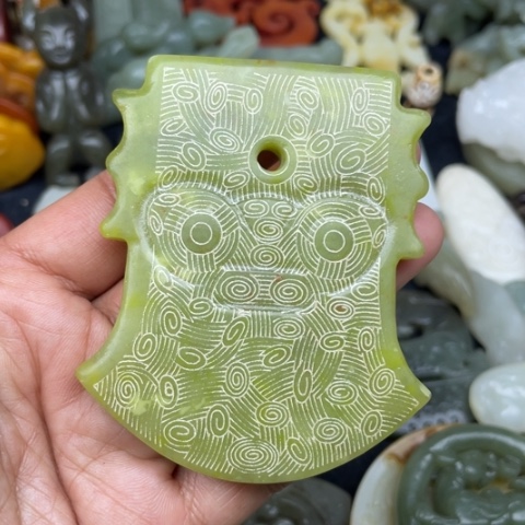 岫岩老玉（透闪石质玉）颈饰未镶嵌32