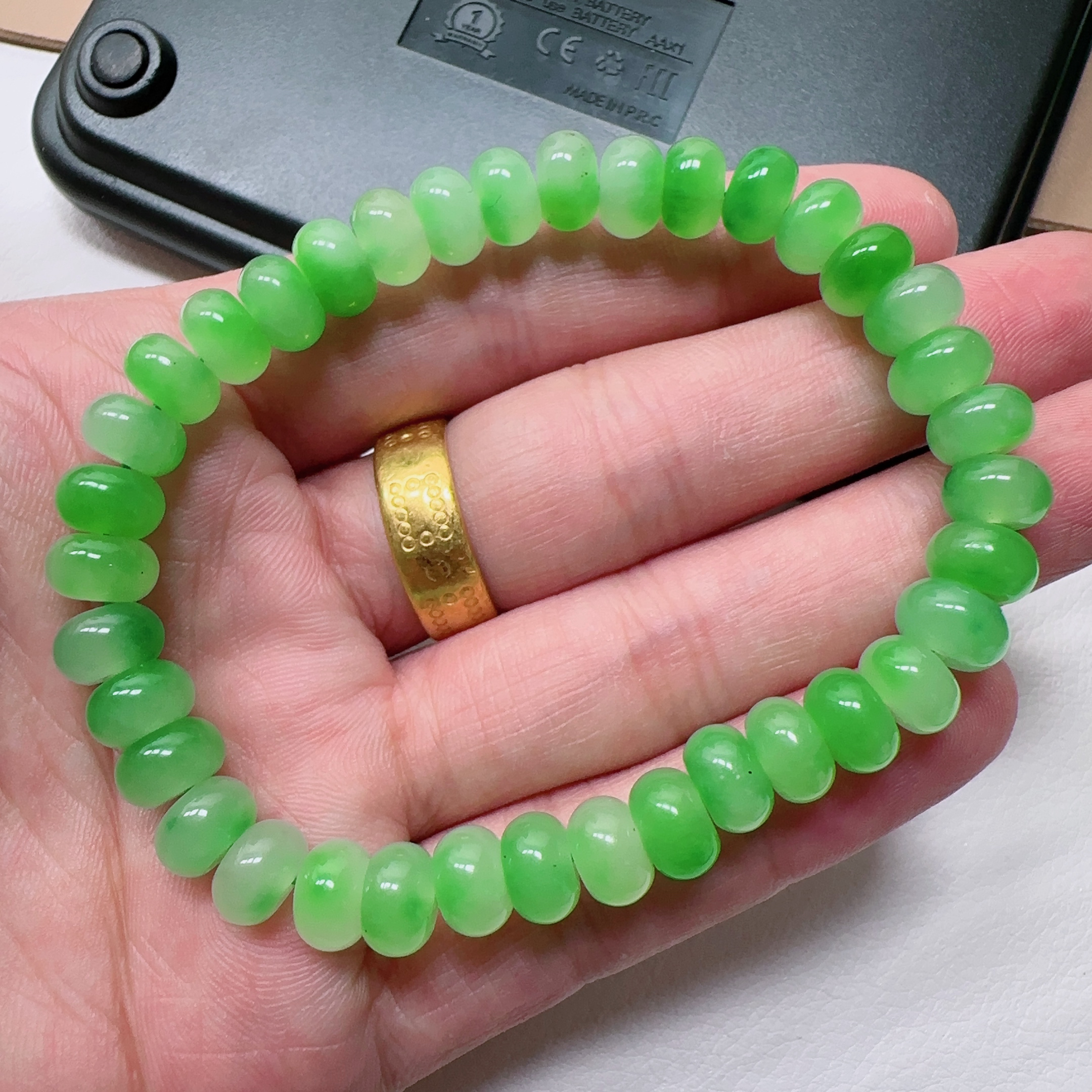 卡8mm+缅料天然A货算盘珠飘绿花手串-多样性发一串
