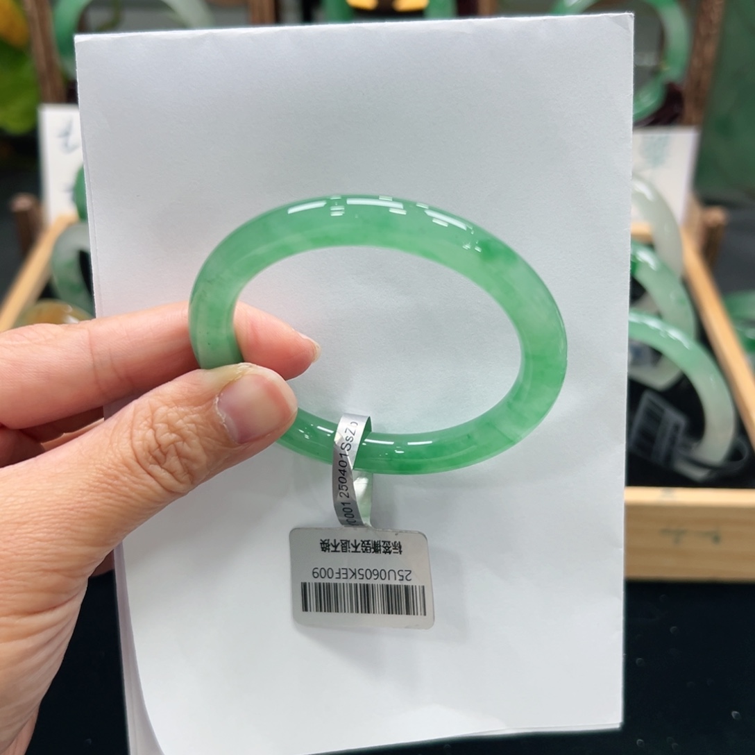 静***石英质玉未镶嵌手镯➕佳佳5354