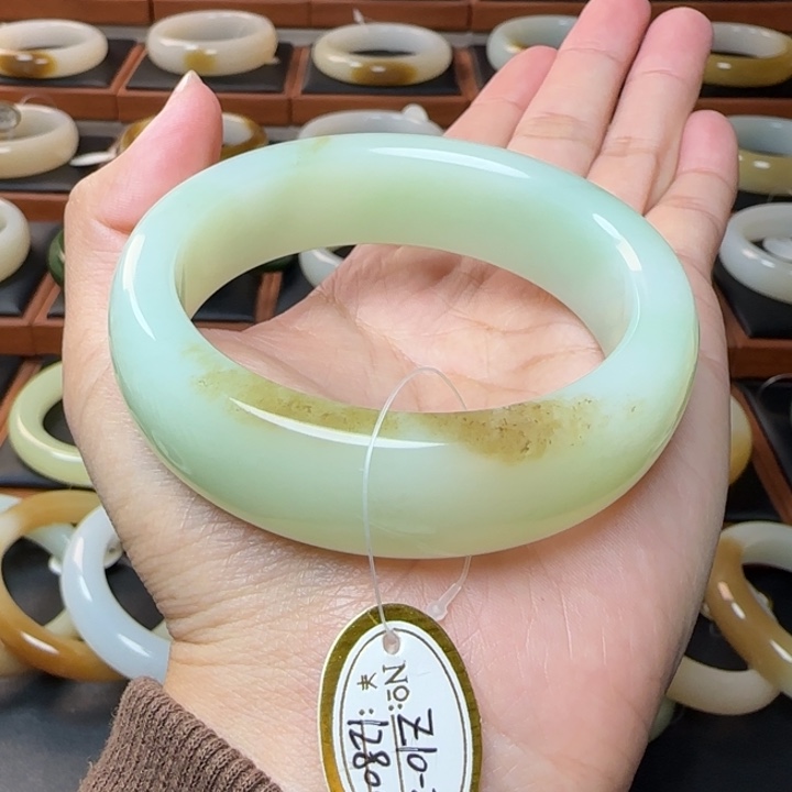 和田玉未镶嵌手镯俄满翠桂花糖糕56.7