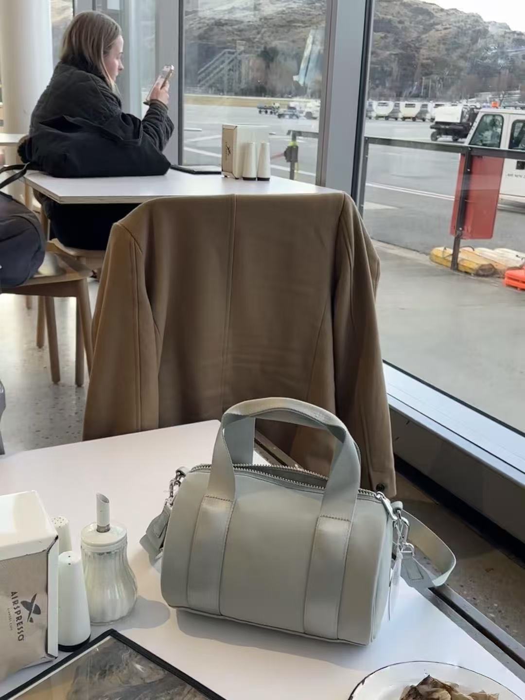 lulu枕头包 Knit Nylon Mini 5L手提斜跨圆桶型都市简约单肩包
