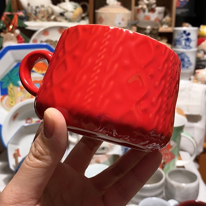红色咖啡杯毛衣纹路咖啡杯