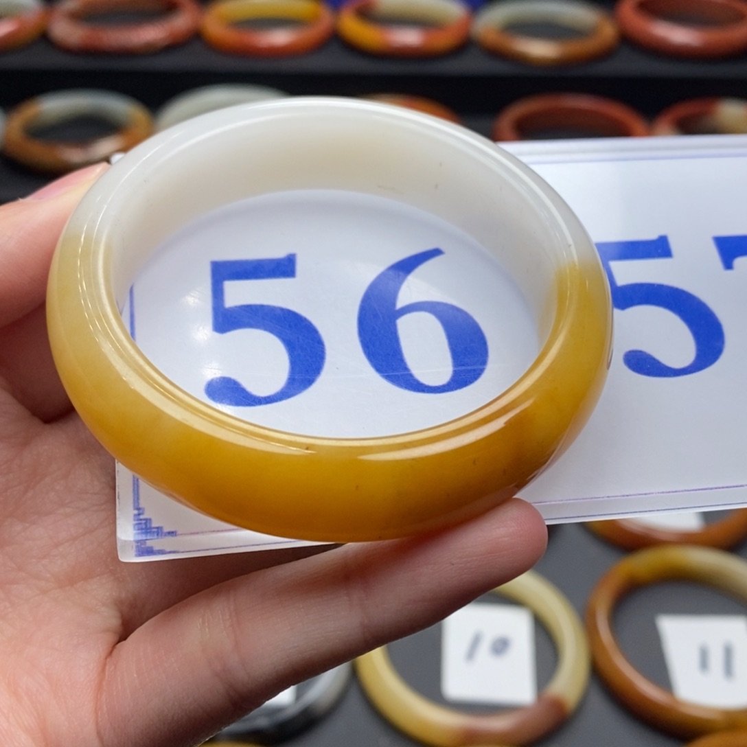 石英质玉（黄龙玉）手镯未镶嵌