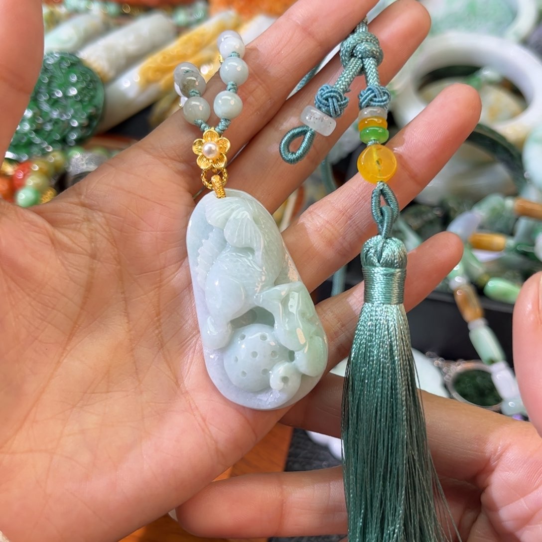 翡翠颈饰未镶嵌待编款