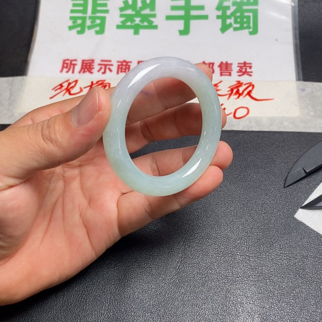 定制翡翠未镶嵌翡翠手镯