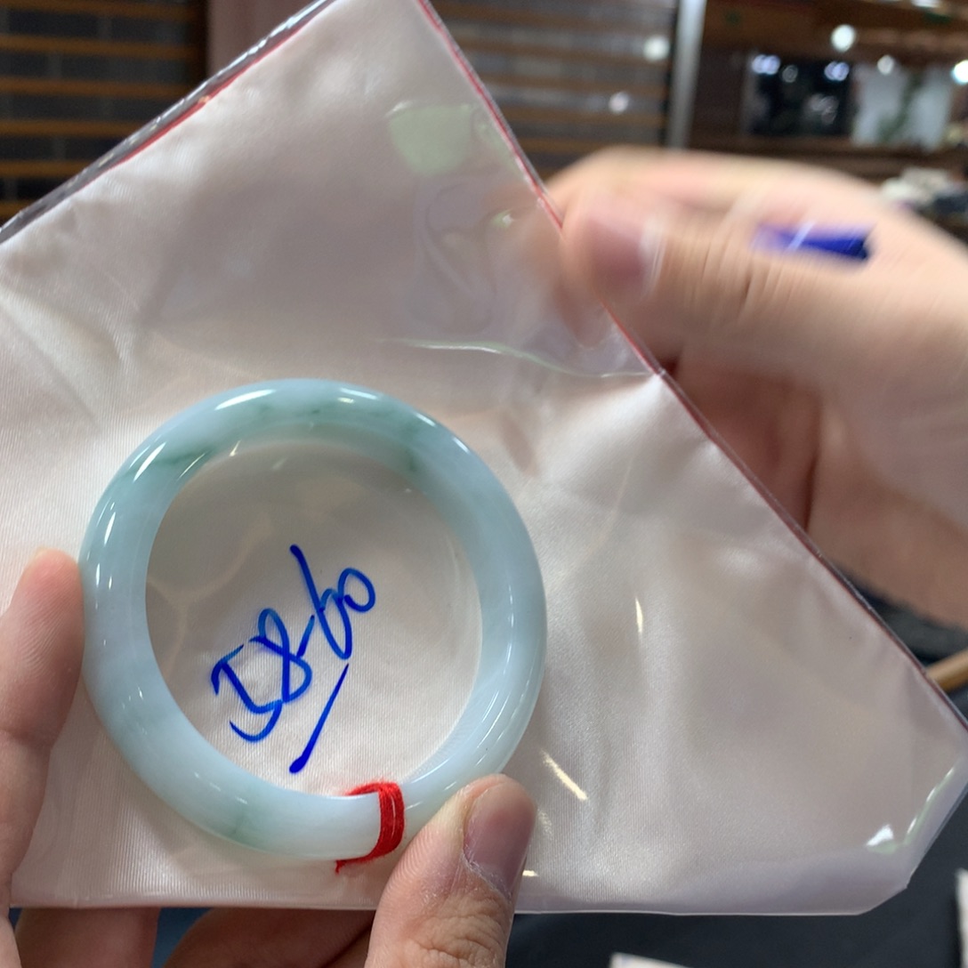翡翠未镶嵌手镯翡翠