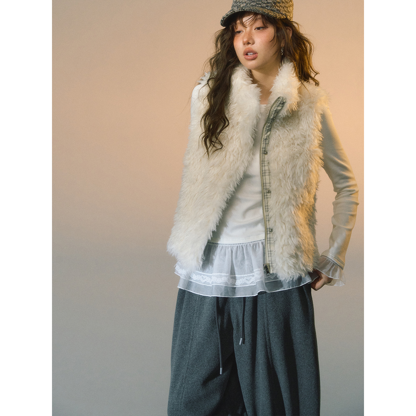 【王雪糕专属】SOMESOWE格纹拼接羊羔毛双面穿马甲